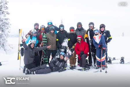 YEC Escape 2019 - Members in snow