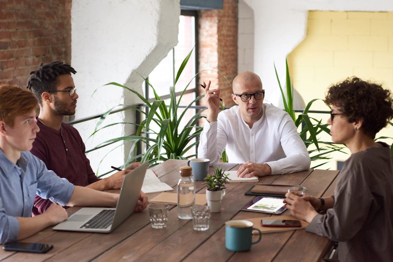 Sales & Marketing Alignment: 6 Strategies for Cross-Departmental Collaboration