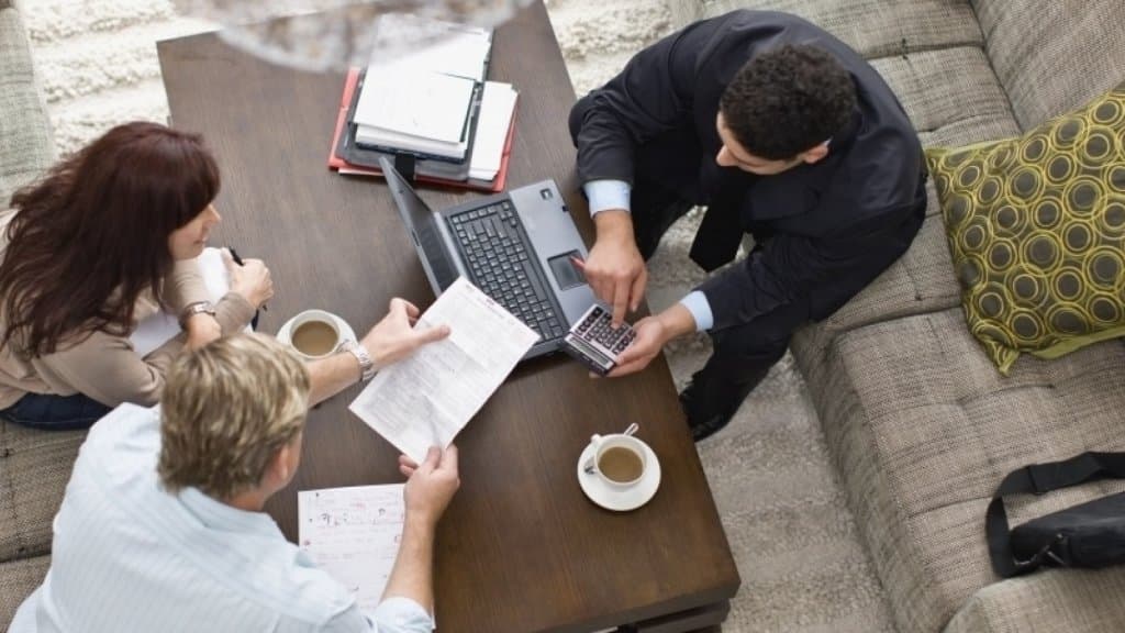 5 Questions You Must Ask Yourself Before Hiring a Consultant